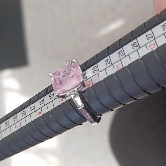 Ring - Picture 3 of 4